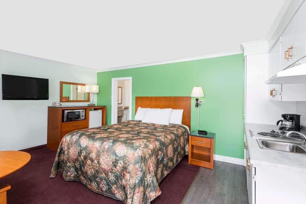 Knights Inn Arnprior Quarto foto