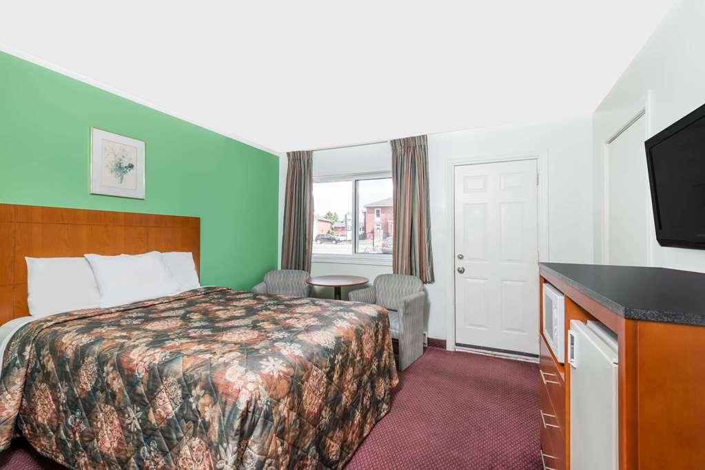 Knights Inn Arnprior Quarto foto