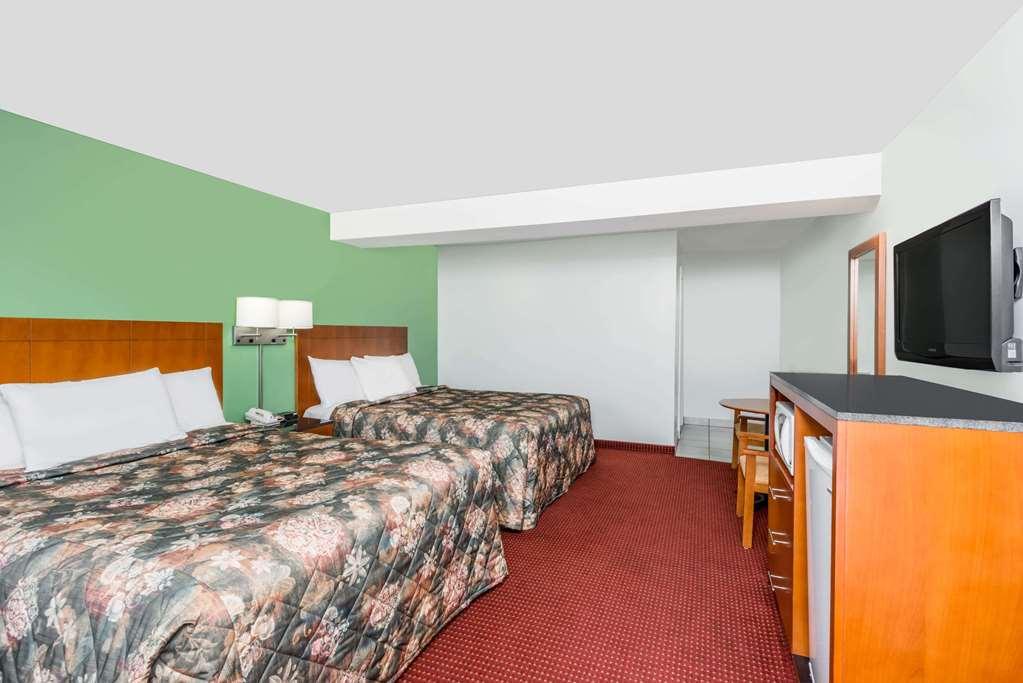 Knights Inn Arnprior Quarto foto